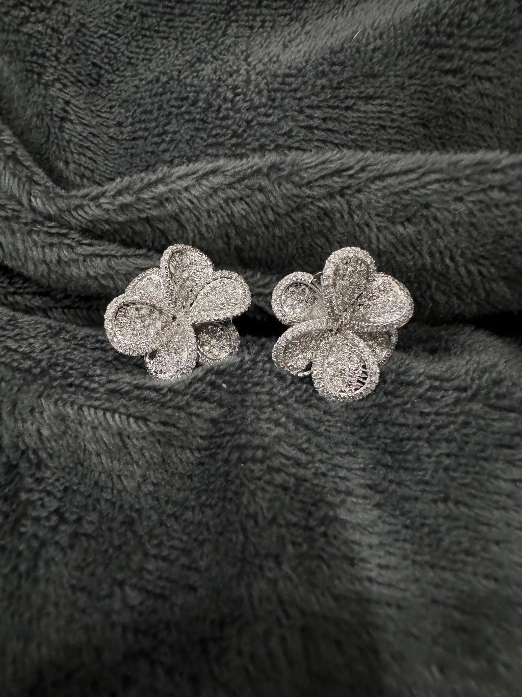 18K White Gold Diamond Flower Studs - Medium